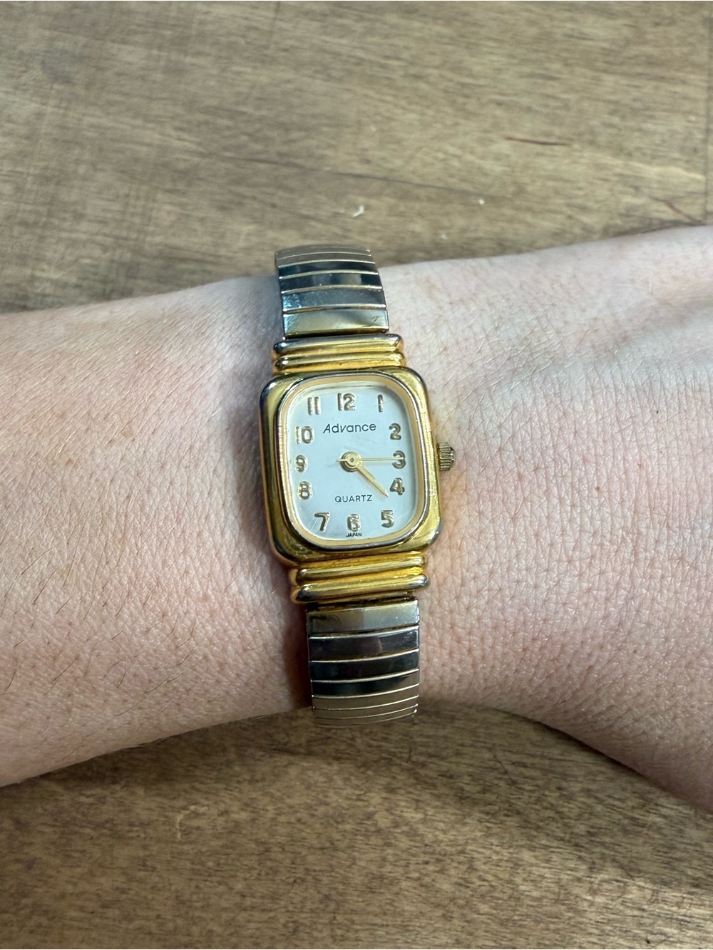 Advance Vintage Two Tone Stretch Band Quartz Watch Japan Movement Women’s